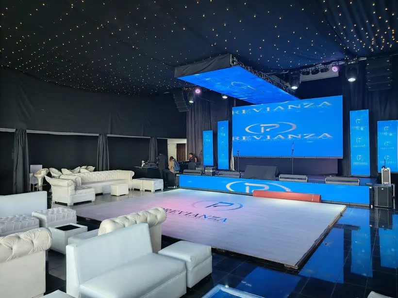 Gala corporativa · producción de eventos ZYNCRONIA en Quito, Ecuador