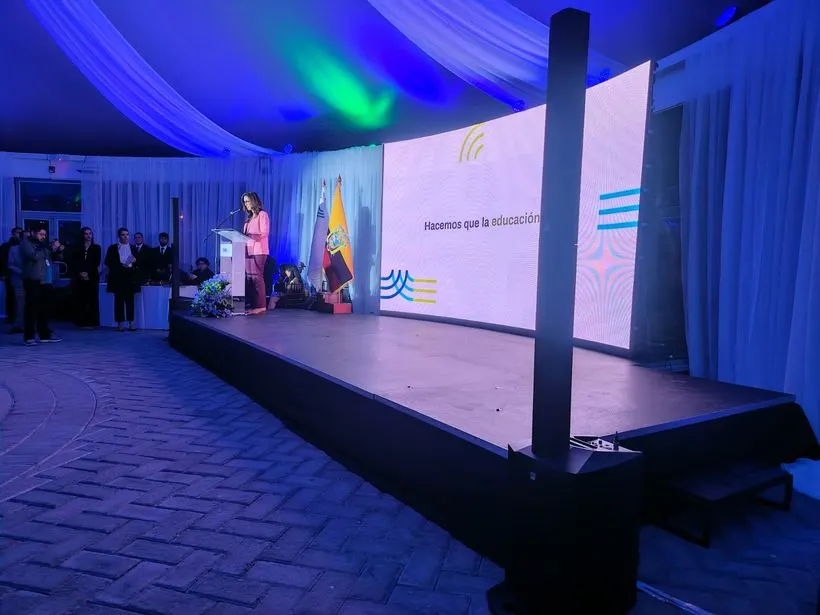 Acto institucional · producción de eventos ZYNCRONIA en Quito, Ecuador