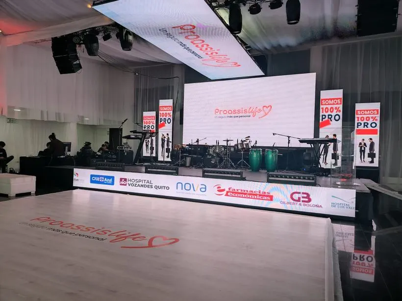 Lanzamiento de marca · producción de eventos ZYNCRONIA en Quito, Ecuador