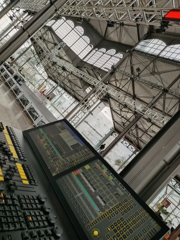 Control de iluminación · producción de eventos ZYNCRONIA en Quito, Ecuador